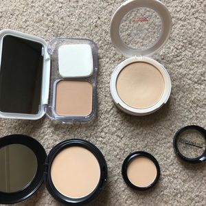 Face powder/foundations